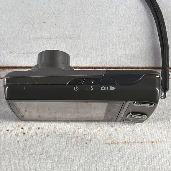 Kodak EasyShare M530 12.2MP Digital Camera – Carbon w/ Battery & Charger - Picture 5 of 6